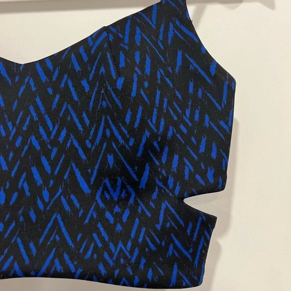 Black and Blue Patterned Crop Top - Picture 3 of 5
